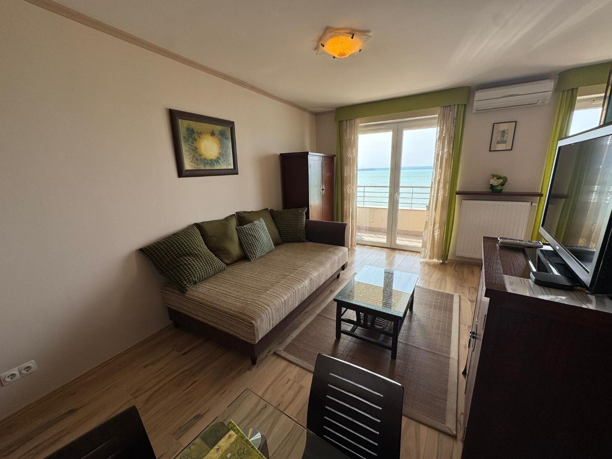 Club218 Holiday Apartman Siófok Eksteriør billede